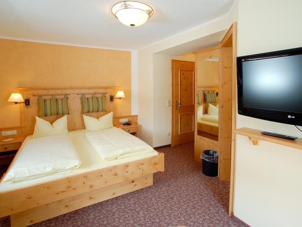 Hotel Gebirgshaeusl Engedey Quarto foto